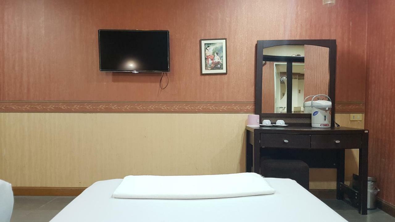 Khon Kaen Ruenrom Hotel Екстериор снимка