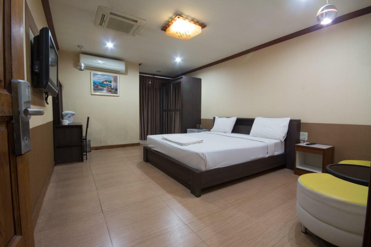 Khon Kaen Ruenrom Hotel Екстериор снимка