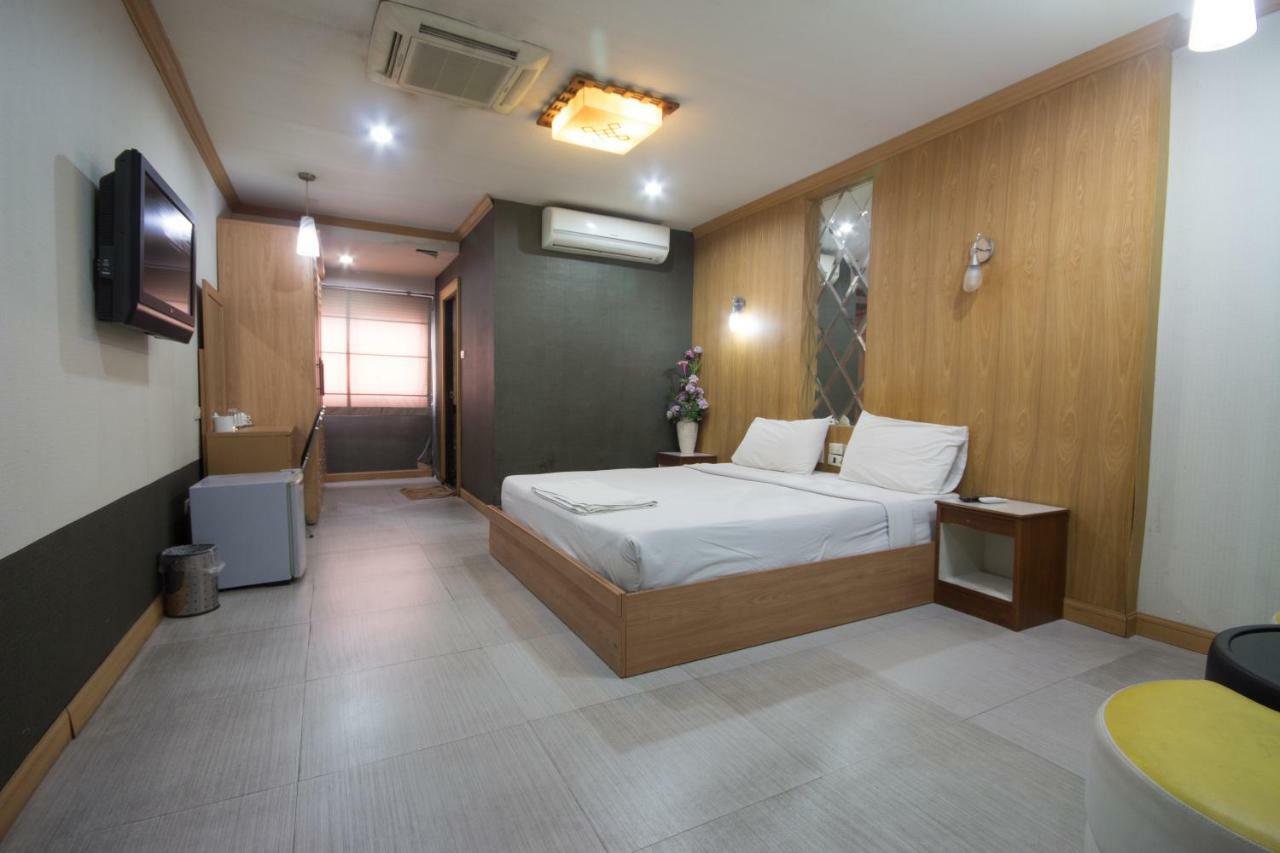 Khon Kaen Ruenrom Hotel Екстериор снимка